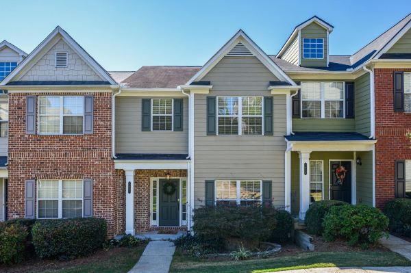 1431 Bay Overlook Dr, Woodstock