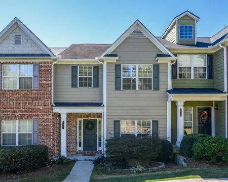 1431 Bay Overlook Dr, Woodstock Hotels in Woodstock