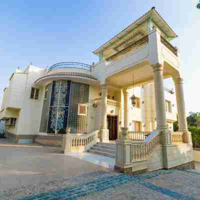 Alsawah Elite 5Br Retreat with Private Pool in Green Heights Hotel Exterior