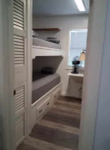 Front Row Venice Marina 3 Beds 1 Bath Sleeps 10 Huge Front Deck W/D Ice Wifi TV