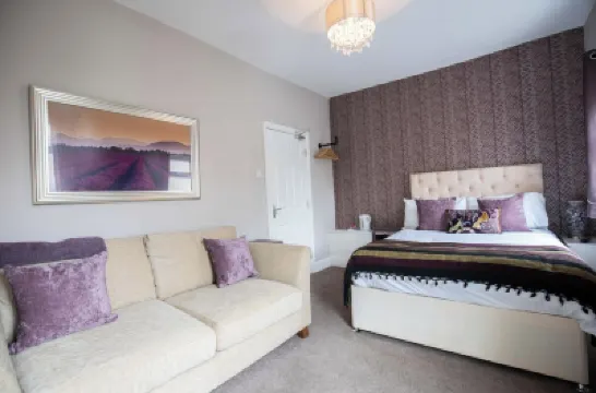 Cherish Lewis Hotel Blackpool- 2 Min to Beach- Smart Lock- Fast WiFi Hotels in 