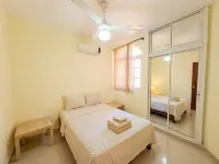Costambar Ocean Breeze - Beachfront Apartment with Pool - Апартаменты