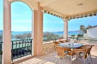 Apartments Ivan by the Sea