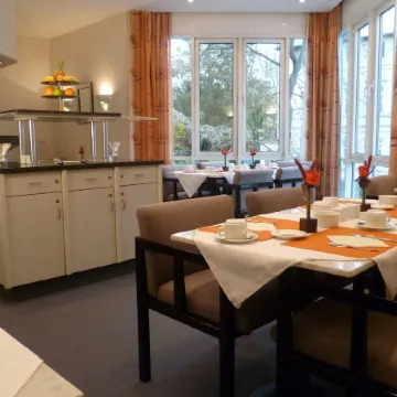 Fontana Hotel Wiesbaden Отели рядом с достопримечательностью «Стадион «Брита-Арена»»