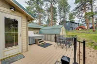 2 Mi to Downtown: Home w/ Hot Tub in Estes Park! - Kitchens
