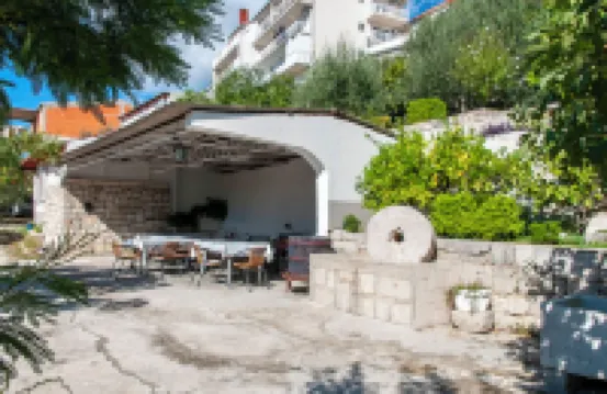 Apartments and Rooms Nikola