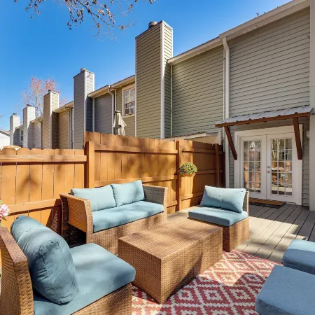 Great for Families! Quiet Auburn Getaway w/ Deck