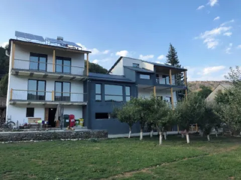 Vardeni Guesthouse Hotels in 