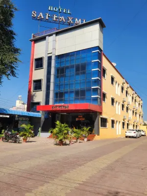 Hotel Sai Laxmi- Walkable Distance from Sai Baba Temple - 2 estrellas