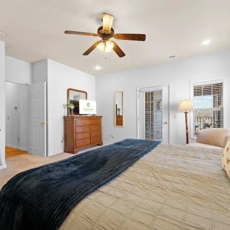 Honey Bee Inn w - Communal Amenities & More!