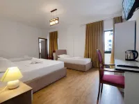 โรงแรมโกลโบ โรงแรมในเดอร์เรส
