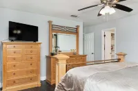 Green Belt cul-de-sac with hiking trail in the heart of the city. 5 Miles -DFW
