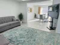 Cozy Modern 3BR With Free Parking Fast WiFi