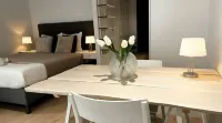 Five Stars Living Vida Arena Free Wifi Hotels in 