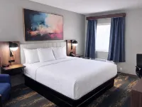 La Quinta Inn & Suites by Wyndham Miamisburg Dayton South Hotels in Miamisburg
