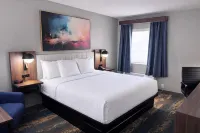 La Quinta Inn & Suites by Wyndham Miamisburg Dayton South - parking