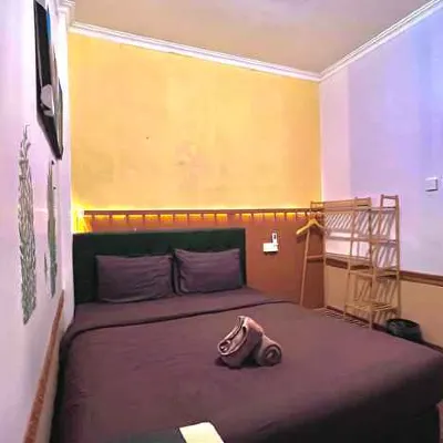 Escotel Mahera Hotel dekat Stasiun Kramat