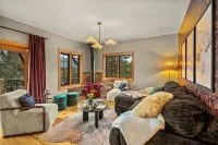 Royal Elk Lodge