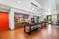 Hampton Inn & Suites Lathrop - Parkplatz