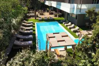 Athenian Riviera Hotel & Suites - ติดทะเล
