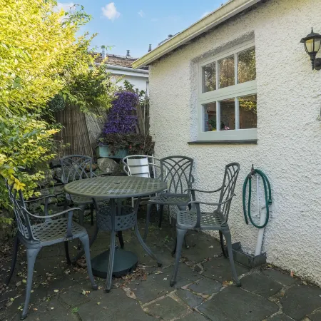 7 Grade II Listed Cosy Cottage Free Parking