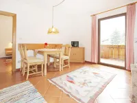 Apartment in Latsch with Indoor Pool & Garden Hoteles en Laces