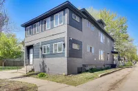 Explore Minneapolis! Pet-friendly Home w/ Sunroom - 2 étoiles