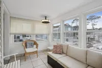 Oceanblock & Downtown Bethany - 2 bed / 1 bathroom with Private Sun Porch