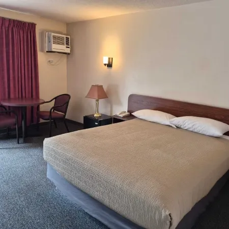 Algonquin Motor Lodge