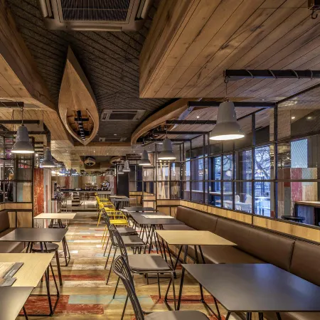 Ibis Styles Warszawa Centrum Отели рядом с достопримечательностью «Прага Южная»