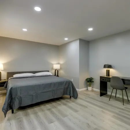 Modern Home Minutes to Mystic, Casinos and Ocean