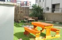 Charming 2-bedroom Apartment in Gqeberha With Garden Views - Apartments