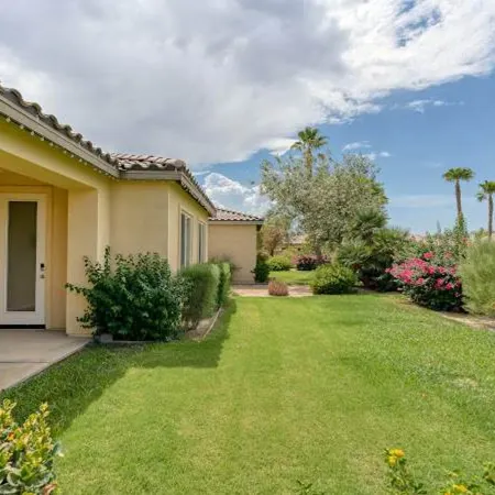 Paradise Golf Pools Home in the Desert