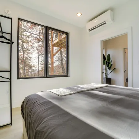 Modern Mountain-View Sanctuary in Pisgah Forest