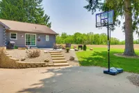 Spacious Massillon Log Cabin w/ Fire Pit! - 3-Star