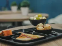 Br ホステル リベルダージ広場周辺のホテル