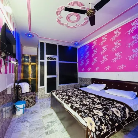 Shri Hari Lodge - Near Shri Ram Mandir and Hanuman Garhi