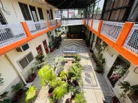 Shri Hari Lodge - Near Shri Ram Mandir and Hanuman Garhi - balcón