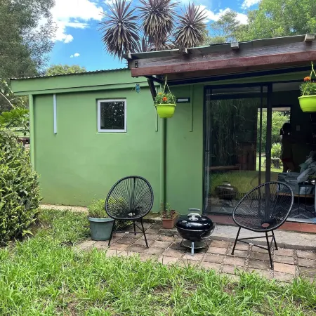 Cozy private cottage with garden views at Ferngrove Hotele w: Stormsrivier