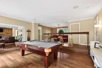 Sprawling 5br Oasis Near Fsu & Trails 5 Bedroom Home - Homestays