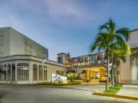 Fiesta Americana Villas Cancún マンダラ ビーチ周辺のホテル
