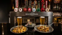 Holiday Inn & Suites MONTREAL CENTRE-VILLE OUEST by IHG - bar