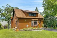 Waterfront Fox Lake Vacation Rental w/ Fire Pit! - Alloggi