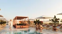 Aduana Suites - Pools