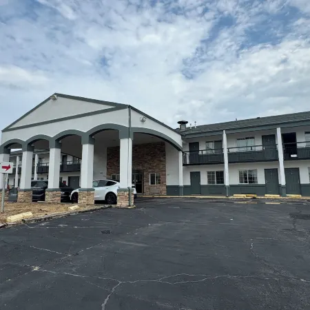 Budget Host Inn