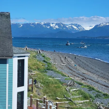 Lakeshore Lodges