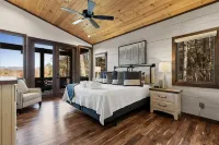 2-level Deck - Stunning Views - Hot Tub - Fire Pit - 4-Star