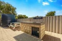 Tasman Holiday Parks - Ledge Point - 2 звезды