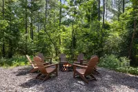 Broken Bow Luxury Cabin Hot Tub Playset Games - Bintang 4