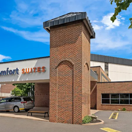 Comfort Suites Bethlehem Near Lehigh University and LVI Airport Hotele w: Bethlehem